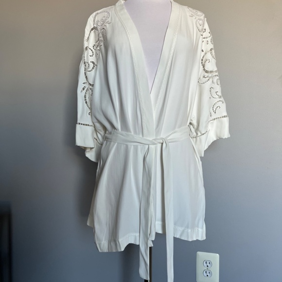 Kobi Halperin Britney Ivory White Duster Belted Kimono Eyelets Jacket XS/S - Picture 5 of 14